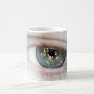 Caneca De Café Eye-Macro por Shirley Taylor