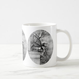Caneca de Café Fada Gótica por Molly Harrison