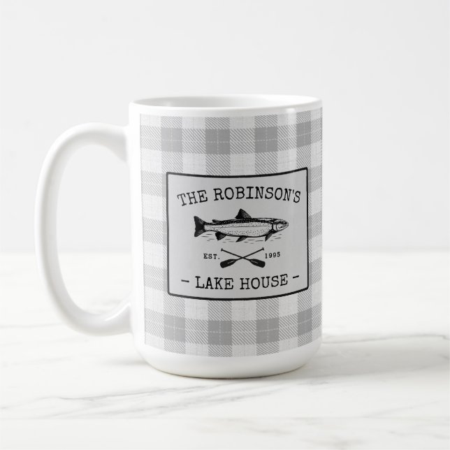 Caneca De Café Family Lake House Oars Fish Xadrez branca Grande (Esquerda)