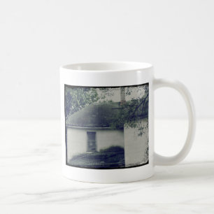 Caneca De Café Fantasma na janela