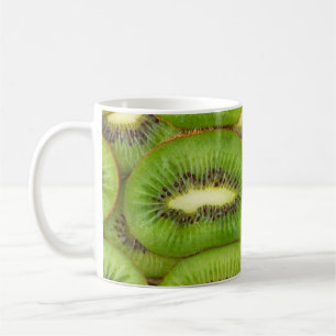 Caneca De Café Fatias de fruta de kiwi fresca e madura em castanh