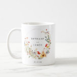 Caneca De Café Favor De Casamento De Fada De Fada Selvagem<br><div class="desc">Esta elegante design apresenta uma delicada coroa de flores silvestres de cor d'água rústica. Perfeito para primavera e casamentos de verão.</div>