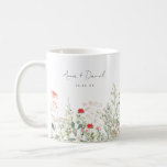 Caneca De Café Favor do Casamento de Prados de Flores Selvagens<br><div class="desc">Este design apresenta uma fileira de flores silvestres delicadas de aquarela. Perfeito para casamentos elegantes.</div>
