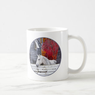 Caneca De Café Fazenda do outono com cavalo branco