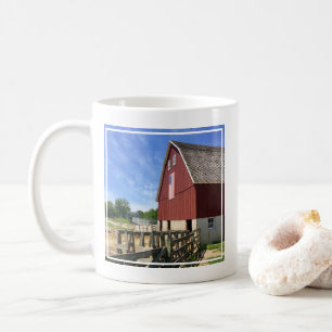 Caneca De Café Fazendas   Red Barn Com Bandeira Americana