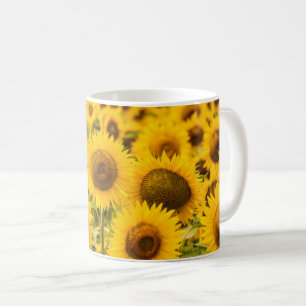 Caneca De Café Fazendas Um Campo De Girassol