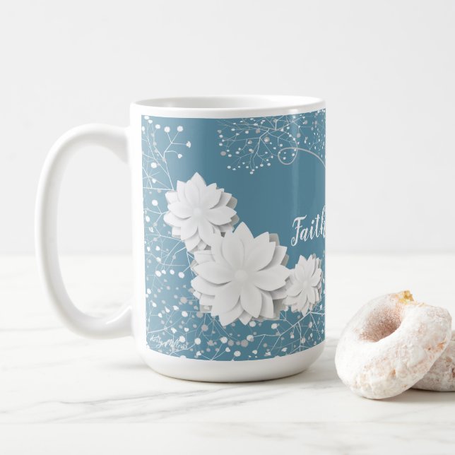 Caneca De Café Fé Sobre Medo, Flores Brancas (Com Donut)