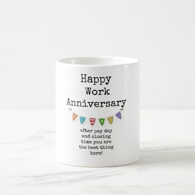 Caneca De Café Feliz Aniversário de Trabalho, Coelhinha Engraçada (Centro)
