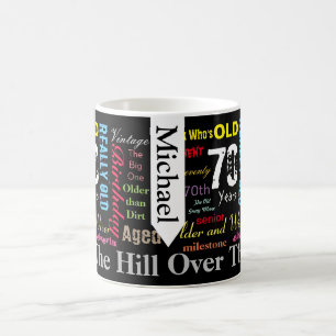 Caneca De Café feliz aniversario do 70 em um estilo dos grafites