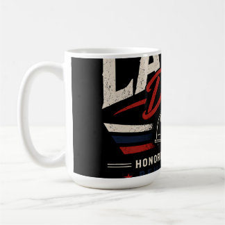 Caneca De Café Feliz Dia do Trabalhador Tipografia Vintage em Hom