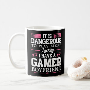 Caneca De Café Felizmente Eu Tenho Um Casal Engraçado De Namorada