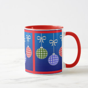 Caneca de café festiva do design dos enfeites de