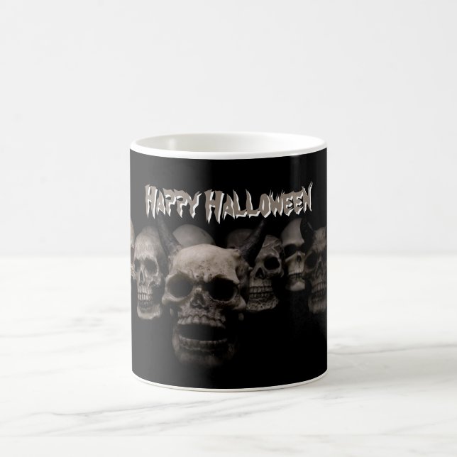 Caneca De Café Fila de Caveiras (Centro)