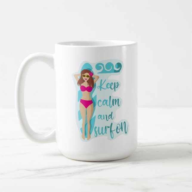 Caneca De Café Fique calma e surf com a garota morena (Esquerda)