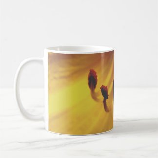 Caneca De Café Flor Amarela Close Up