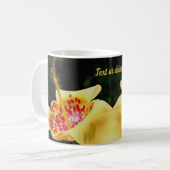 Caneca De Café Flor Lilar Amarelo Personalizado (Frente Esquerda)