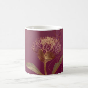 Caneca De Café Flor Protea Dourada Bordô Ilustração Botânica