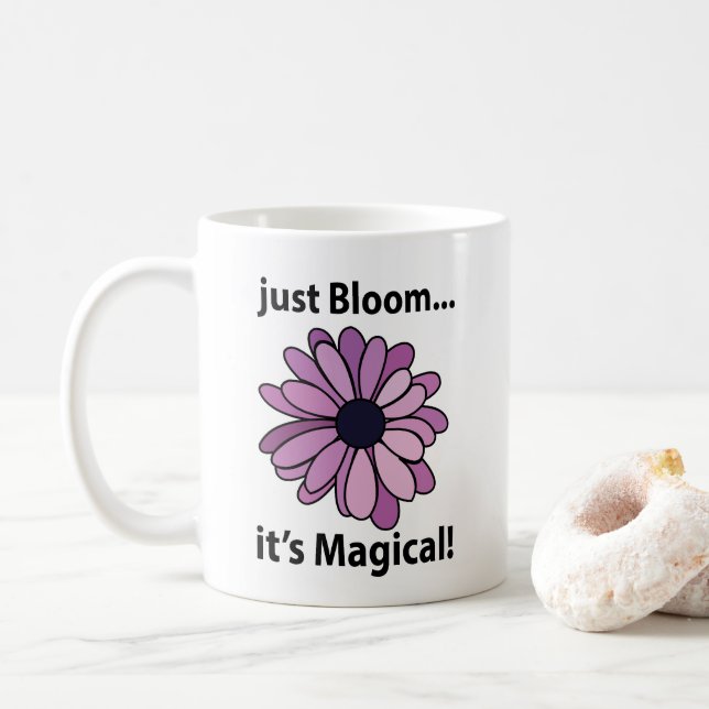 Caneca De Café Flor Roxo Mágico Basta Bloquear Sua Magia (Com Donut)