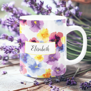 Caneca De Café Floral Ilustrado À Mão Com Pânsitos De Aquarelas E