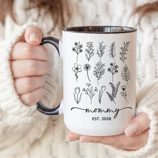 Caneca de Café Floral Personalizada para Nova Mãe  (minimalist floral mama mug gift, thoughtful mommy mug gift idea, custom botanical mom mug,)