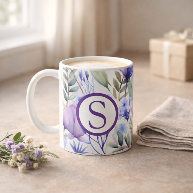 Caneca De Café Floral Roxo Monograma (Criador carregado)