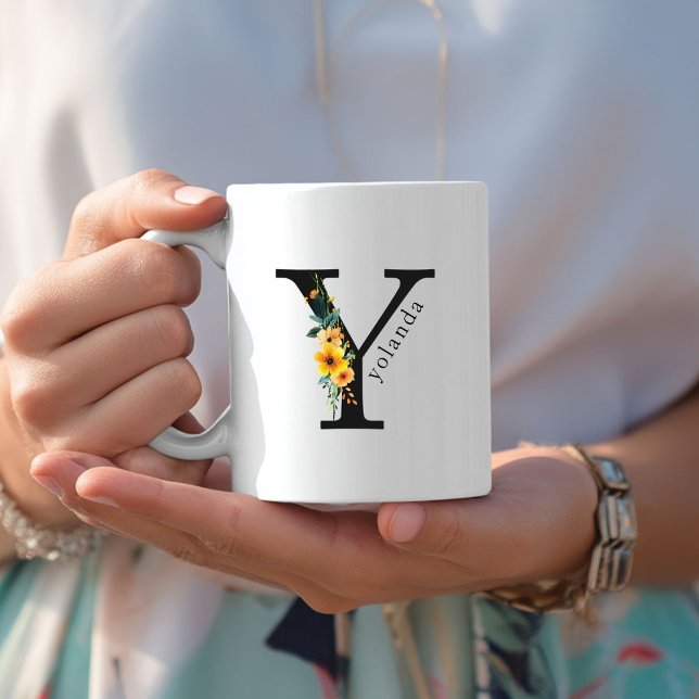 Caneca De Café Floral Y Monograma Mug com Nome Editável (Floral Y Monogram Mug with Editable Name. Yellow, Orange & Greenery Watercolor Flowers.)