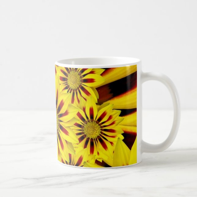 Caneca De Café Flores Amarelas Brilhantes (Direita)