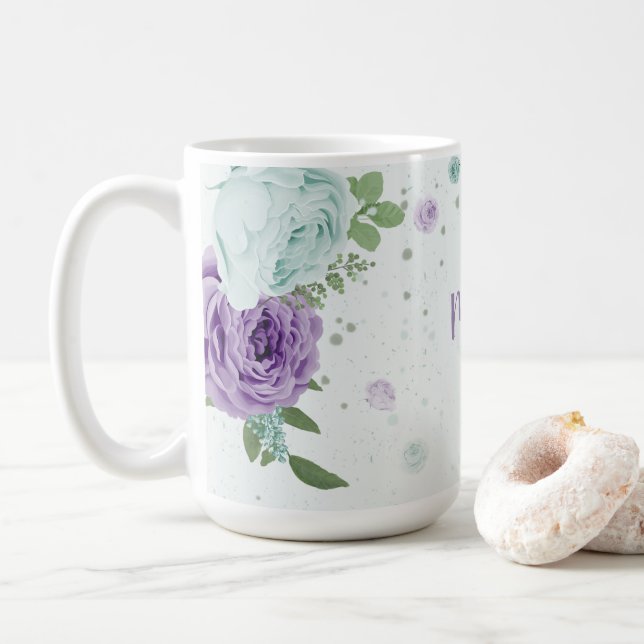 Caneca De Café flores azuis roxas românticas folhagem (Com Donut)