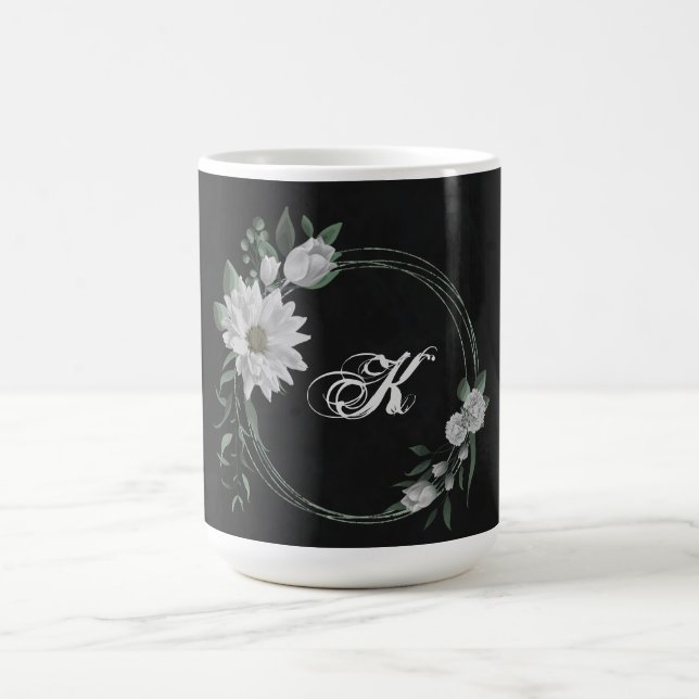 Caneca De Café flores brancas românticas folhagens preto (Centro)
