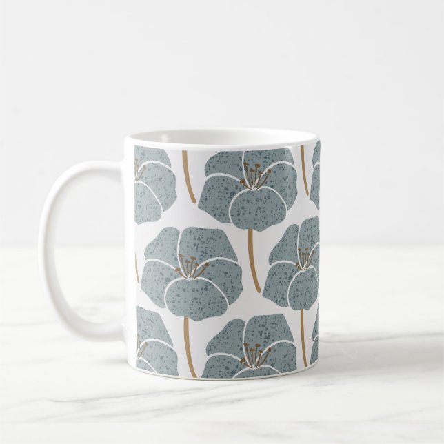 Caneca De Café Flores De Gerânio Azul Padrão Romântico. (Esquerda)