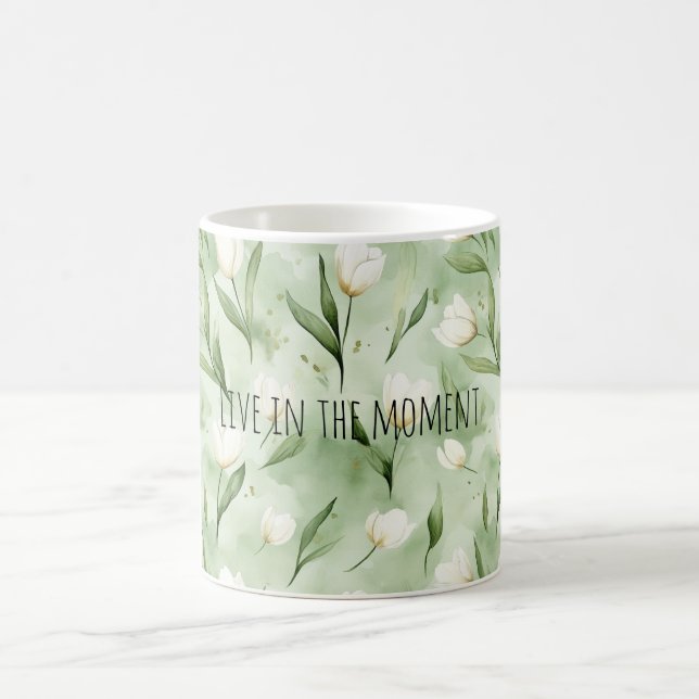 Caneca De Café Flores de Tulipa Brancas Verdes (Centro)