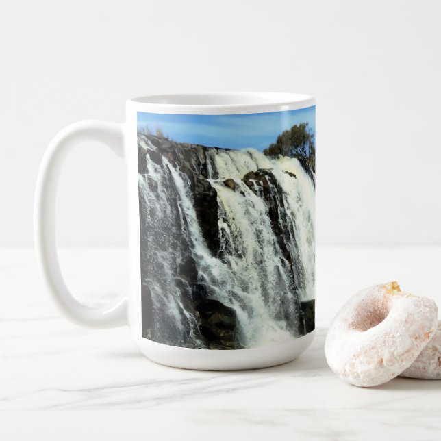 Caneca De Café Flowing Waters of Hopkins Falls (Com Donut)