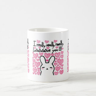 Caneca de café fofo do dia dos namorados do coelho