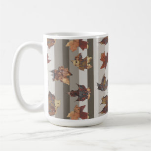 Caneca De Café Folhas de cor de outono de distribuição