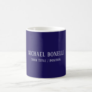 Caneca De Café Fonte Serifada Elegante Cor Azul Clássica Minimali