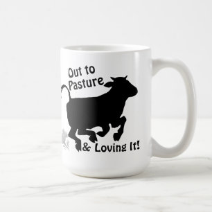 Caneca De Café Fora para o Pasto & Adorando Aposentadoria Engraça