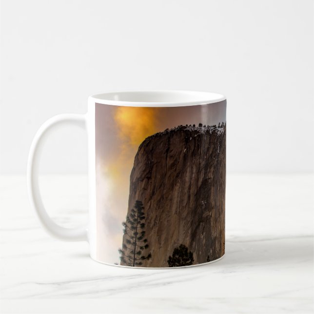 CANECA DE CAFÉ FORMAÇÃO ROCK COM LAVA DURANTE O DIA (Esquerda)