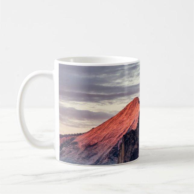 CANECA DE CAFÉ FORMAÇÕES DE ROCHA NEGRA E MARCADA (Esquerda)