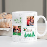 Caneca De Café Foto: Cartazes de Cartaz Verde Árvore de Pinheiro<br><div class="desc">Foto de Natal com selos antigos, personalizada com 4 das suas fotos. A design apresenta uma seleção de selos postais, decorados com flocos de neve, ornamentos bálidos e palavras festivas (Feliz Férias, Feliz Natal e Feliz e brilhantes) em verde e cinza. Quatro dos selos têm as suas fotografias, apresentadas como...</div>
