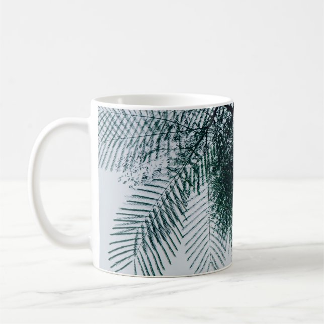 Caneca De Café Foto de ângulo baixo da árvore verde (Esquerda)