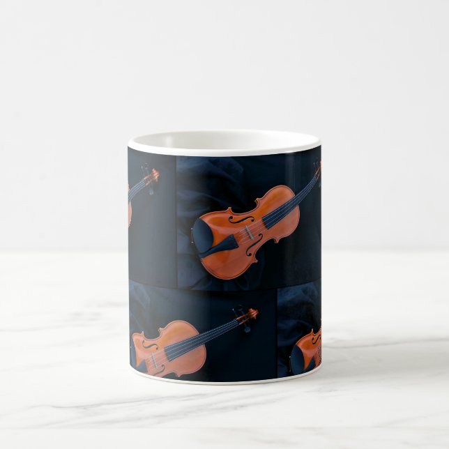 Caneca De Café Foto de Violino em Closeup (Centro)