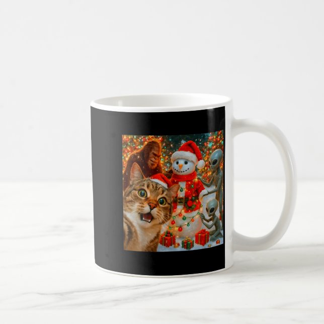 Caneca De Café Foto engraçada de Natal de gato com Bigfoot Alien  (Direita)
