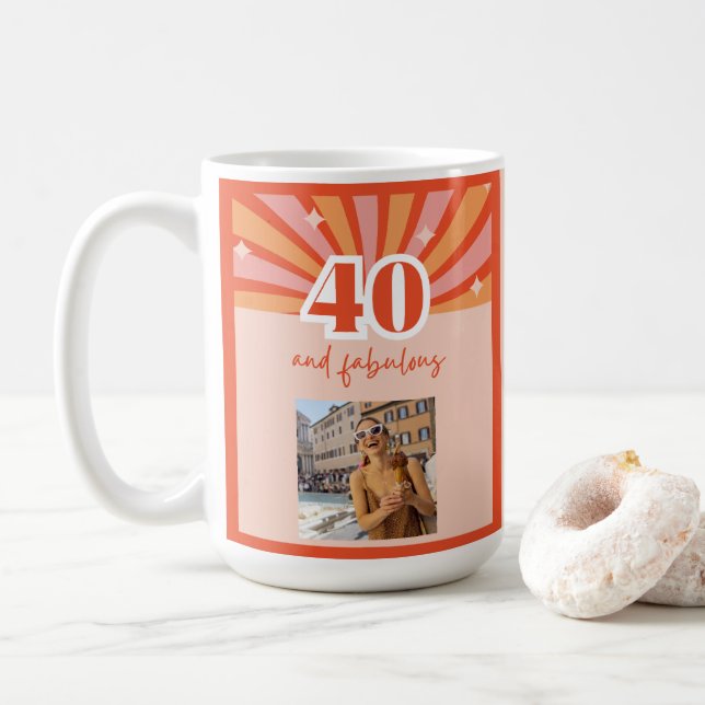 Caneca De Café Foto personalizada 40 e fabulosa - pêssego brilhan (Com Donut)