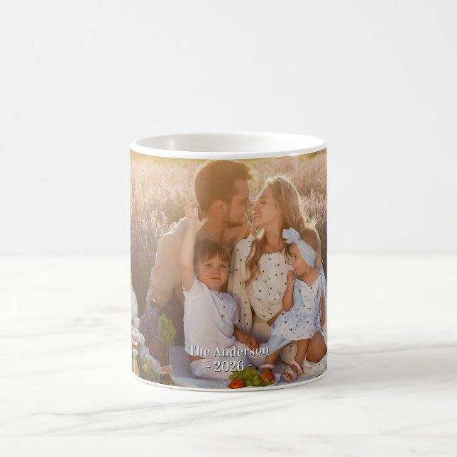 Caneca De Café Foto Personalizada da Família – Sobrenome Personal (Centro)