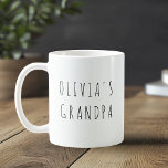 Caneca De Café Foto personalizada do vovô | Presente para o vovô<br><div class="desc">Faça o vovô sorrir com cada gole! Esta caneca personalizada mostra a doce mensagem "Avô de Olivia" junto com uma foto tesourada, fazer que seja um presente sincero e prático que ele usará diariamente. Seja para o Dia do Pai, seu aniversário, ou apenas para dizer "Eu te amo", esta caneca...</div>