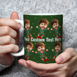 Caneca De Café Foto Personalizada Enfrentando Feliz Natal Filha<br><div class="desc">Substitua o rosto deste elfo pela sua foto favorita (certifique-se de recortar o máximo possível ao rosto e usar um aplicativo para remover o fundo) e personalize esta engraçada caneca de café Feriado de Natal com seu filho, marido ou namorado! Também é uma surpresa divertida e única para vovó e...</div>