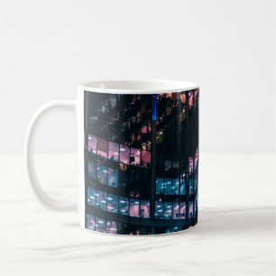 CANECA DE CAFÉ FOTOGRAFIA ARQUITETURAL DE CONSTRUÇÃO COM PESSOA
