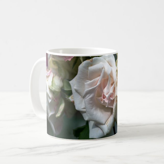 Caneca de Café - Fotografia de Rosas Brancas em Fl (Frente Esquerda)