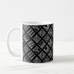 Caneca De Café Fundo geométrico em preto e branco, com a mão d