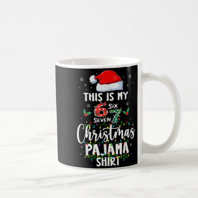 Caneca De Café Funny 67 Christmas Pajamas Shirt Six Seven Meme Br (Direita)